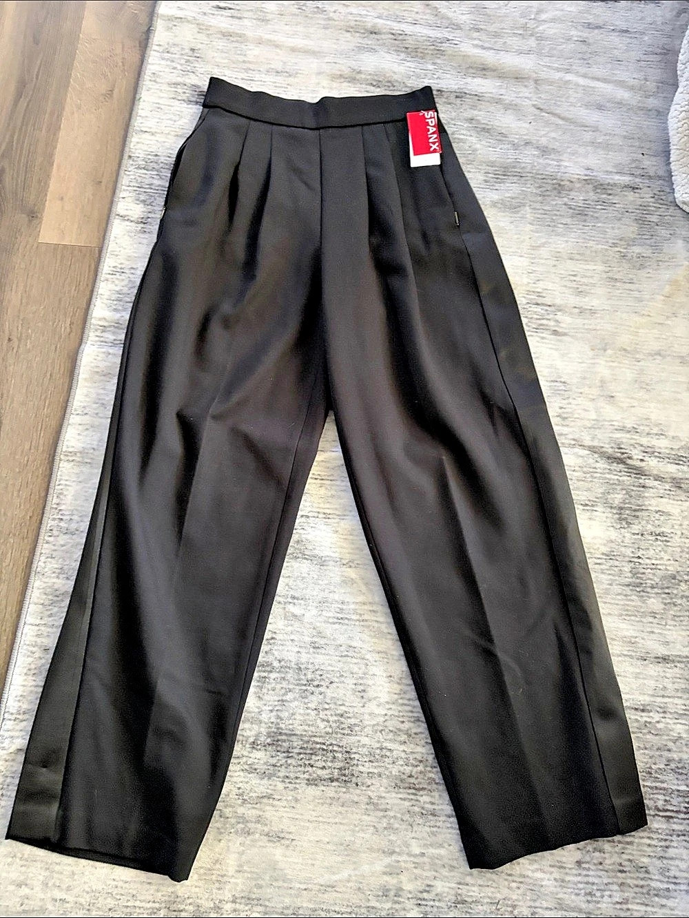 SPANX The Perfect Pant Black Sz Small NWT Tall S
Ponte pleated tux trouser